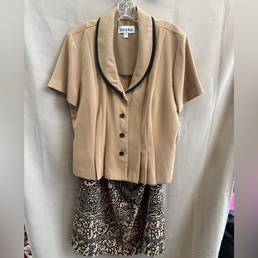 NWT Danny & Nicole Tan Jacket & Black Print Skirt 2-Piece Set Size 14